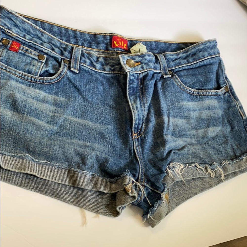 Shorts - Picture 2 of 3